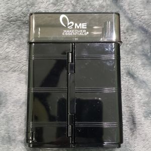 Makeover Essential - Traveling makeup kit